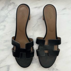 Hermes Oasis Sandals in Black 42